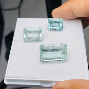 Aigue-marine naturelle taille émeraude 7,52 carats, qualité très fine, superbe lustre, belle couleur et fabrication et polissage parfaits. - Product Image 4