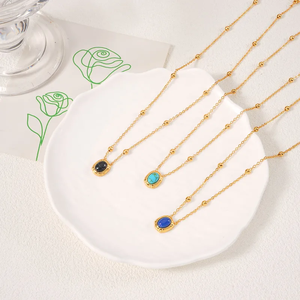 Collier carré pour femme en acier inoxydable 304 avec placage or véritable 18 carats 0,03 µm et incrustation acrylique sur chaîne câble - Product Image 2