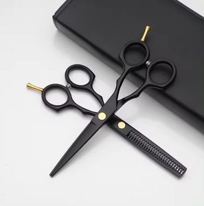 Tijeras de Corte de Pelo Profesionales de Acero Inoxidable de Alta Calidad, Color Negro Dorado, para Barbería, de Ariston International - Product Image 6