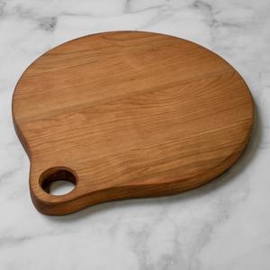 Planche à découper en bois d'acacia, épaisse, durable, compatible avec les couteaux, finition lisse, poignée de suspension, parfaite pour couper, servir, utilisation en cuisine - Product Image 1