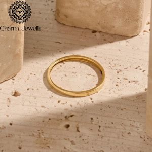 Bague de fiançailles minimaliste en argent plaqué Charm Jewells avec sertissage à griffes en moissanite certifiée IGI, pour femme, à porter au quotidien - Product Image 6