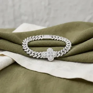 สร้อยข้อมือทอง 14K ลายโคลเวอร์แบบไมอามีคิวบันลิงค์ ประดับเพชรแล็บแบบพาเว่  งานฮิปฮอป  สำหรับทั้งชายและหญิง - Product Image 1