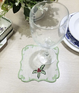 Vente en gros sur mesure Brodé Houx Serviette de Noël pour Cocktail Green Boarder Dessous de verre en lin naturel Réutilisable Bars pour événements à domicile - Product Image 6