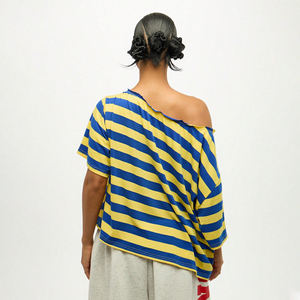 T-shirt rayé décontracté et ample en maille respirante et écologique pour femme, à manches courtes et épaules dénudées, taille froncée, collection été 2026 - Product Image 2