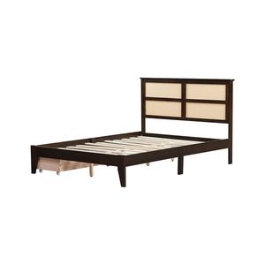 Lit rembourré pleine grandeur Espresso avec tête de lit en rotin, soutien amélioré, pieds surélevés, deux tiroirs de rangement en bois d'hévéa - Product Image 1