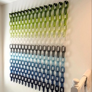Décoration murale personnalisable en résine peinte à la main, design Art Déco écologique, maillons de chaîne de grande taille, options multicolores claires pour salon - Product Image 6