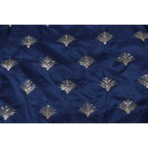 Tela de Satén Malai Azul Marino con Bordado de Lentejuelas Doradas de 58 Pulgadas de Ancho para Trajes y Bolsos - Product Image 3