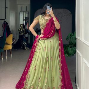 Lehenga Choli Semisellado de Georgette Estrella Premium con Lentejuelas y Bordados Zari, con Dupatta, Precio al por Mayor de Royal Exports - Product Image 1