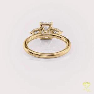 Bague de fiançailles à trois pierres en diamant de laboratoire taille émeraude, or jaune, pierre latérale en forme de poire, bague de promesse, élégante bague de mariage - Product Image 6