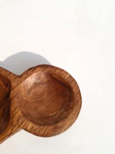 Plateau à collation triangulaire en bois artisanal, plateau de service multi-usages - Product Image 4