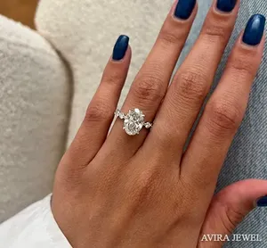 แหวนหมั้นเพชรทรงรีเพาะเลี้ยงในห้องปฏิบัติการ 1 กะรัต EF VVS ปราศจากนิกเกิล ทองคำแท้สีขาว/เหลือง/โรสโกลด์ คลาสสิกสำหรับงานแต่งงานของผู้หญิง - Product Image 1