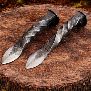 Cuchillo para ostras forjado a mano con punta de riel, de acero de alto carbono, herramienta para desconchar mariscos, cuchillo de cocina hecho a mano personalizado para venta al por mayor - Product Image 6