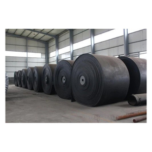 Bande transporteuse en caoutchouc usagée, nettoyée et triée, matériau en caoutchouc industriel pour les usines de recyclage et les fabricants - Product Image 1