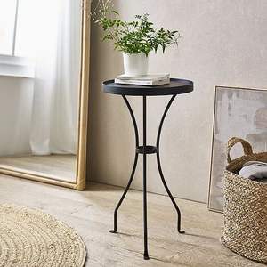 Mesa Auxiliar Metálica de Diseño Equilibrado para una Colocación Armoniosa Junto al Sofá, Creando una Utilidad Práctica y Artística - Product Image 2