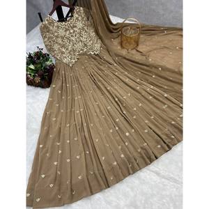 Hermoso vestido de talla XL Anarkali y Dupatta para ropa de fiesta - Product Image 3