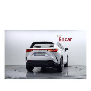 Lexus NX Premium 2024 con Volante a la Izquierda, Asientos de Cuero, Cámara Trasera, Techo Corredizo, Pantalla Táctil, 5,526 km, 10 Meses de Uso - Product Image 4