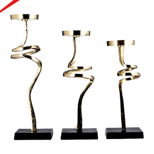 ชุดเชิงเทียนเกลียวสีทองเชิงเทียนโลหะที่ทันสมัยสำหรับตกแต่งบ้าน - Product Image 1