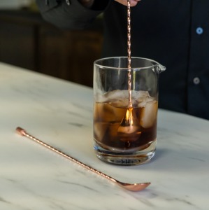 Cuillère à bar en acier inoxydable torsadée moderne, mélangeur de boissons de qualité supérieure, accessoire de bar à cocktails de luxe - Product Image 6