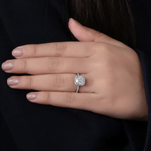 Bague de fiançailles en or 14K 18K avec diamant taille coussin et halo, bague de mariée pavée, bijoux de luxe pour femme - Product Image 2
