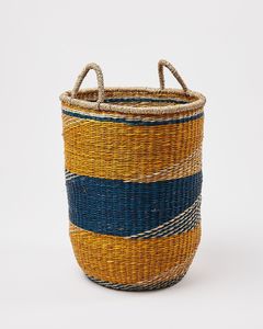 Panier en jonc de mer naturel et écologique avec motif à rayures bleues diagonales, panier à linge avec poignées - Product Image 2