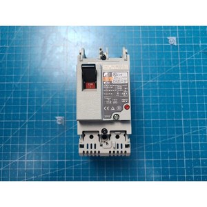 Fuji Serie BW - Interruptor Diferencial de Fuga a Tierra 2P / 5A / 50AF BW50RA/GU-2P005 Usado Como Está, Piezas de Equipos Semiconductores Legados - Product Image 6