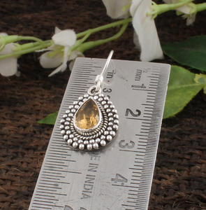 ต่างหูห้อยทรงลูกแพร์ทำมือจากซิทริน เงินแท้ 925 ประดับมิลเกรนแบบจุด ดีไซน์หรูหรา เหมาะสำหรับงานแต่งงาน งานปาร์ตี้ ใช้ได้ทั้งผู้หญิงและผู้ชาย - Product Image 6