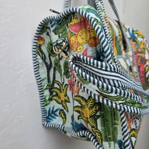 Bolsa de Mano Acolchada de Alta Calidad con Cierre de Cremallera, Estampado de Jungla, Ligera, Transpirable, de Tela de Algodón, Nueva Llegada - Product Image 3