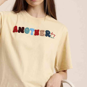 T-shirts courts brodés respirants pour femmes, 100 % coton, coupe ajustée, écologiques, vente directe usine Pakistan, collection été 2026 - Product Image 1