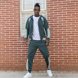 Conjunto Deportivo Personalizado para Hombre en Poliéster, Corte Regular, Chaqueta con Capucha y Cremallera Completa, Pantalones Jogger, Ropa Deportiva Transpirable para Gimnasio y Entrenamiento - Product Image 4