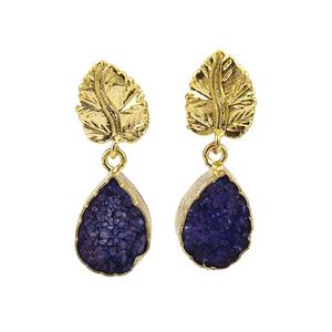 Pendientes colgantes hechos a mano con piedras preciosas Druzy púrpura, forma de pera chapada en oro con diseño de hoja, tachuelas de moda elegantes - Product Image 4