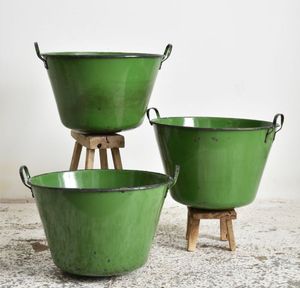 Pots à fleurs rustiques en métal galvanisé avec pieds en forme d'épingle à cheveux, jardinières d'extérieur pour usage en jardin, design circulaire - Product Image 6