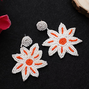 Pendientes Colgantes de Flores Hechos a Mano con Bordado de Cuentas de Semillas, Joyería de Cuentas Naranjas, Diseño Floral, Accesorios Clásicos para Fiestas - Product Image 1