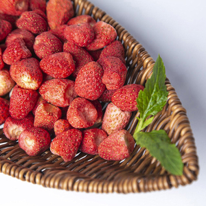 Vente flash : Tranches de fraises séchées congelées, collations de fruits saines - Product Image 2