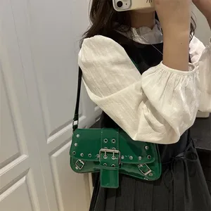 Sac à bandoulière vintage Y2K avec rivets, couleur unie, en PU, pour femme, sac à main pour téléphone portable - Product Image 4