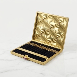 Étui à cigarettes de luxe en métal finition dorée et cuir véritable noir, porte-cigarettes fin et résistant aux chocs, accessoire pour fumeurs - Product Image 4