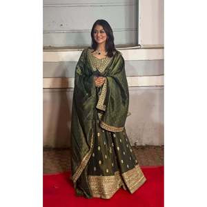 Precioso vestido de noche bordado: hermoso vestido de fiesta Pent y Dupatta con trabajo de secuencia - Product Image 1