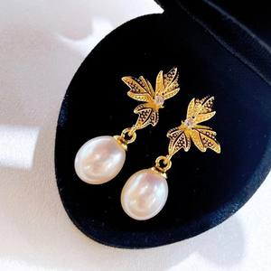 Pendientes Largos de Plata de Ley S925 con Perlas de Agua Dulce, Elegantes y Generosos, Inspirados en las Lágrimas de Sirena - Product Image 4