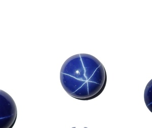 Saphir bleu étoilé rond 12x12 mm 9 carats, cabochon poli créé en laboratoire, effet étoile à 6 branches, hauteur 4-5 mm pour la fabrication de bijoux - Product Image 1