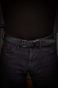 Ceintures tressées en cuir véritable de haute qualité pour hommes 2026 – Ceinture décontractée bleue avec logo personnalisé pour hommes, motif tissé, vente en gros OEM - Product Image 3