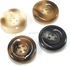 Grand luxe 15mm 18mm 30mm, boutons en résine de bois multi-trous naturels gravés au laser pour vêtements à 4 trous - Product Image 5