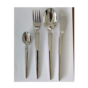 Elegante Juego de Cubiertos Desechables de Acero Inoxidable de 7 Piezas con Borde Recto y Mango Martillado para Hoteles, Fiestas y Eventos. - Product Image 5