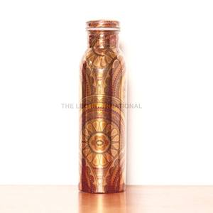 Bouteille d'eau en cuivre pur personnalisée, polie brillante avec design martelé, pour la salle de sport, les activités de plein air, fabriquée à la main - Product Image 3