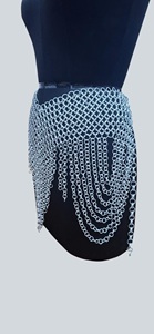 Body de malla plateada para mujer con detalles de flecos, atuendo de armadura a la moda - Product Image 3