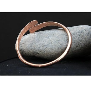 Wholesale Pure Copper Hand-Hammered Bracelet Classic Style Texture Minimalist Healing Jewelry for Sale - Product Image 2