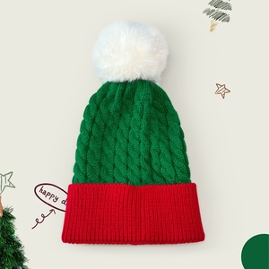 Chapeaux en tricot pour enfants avec pompons, thème Noël et elfes - Product Image 3
