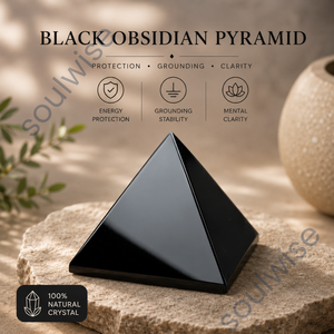 Pyramide en obsidienne noire polie, pierre précieuse, ornement tactile géométrique pour la méditation, la décoration de bureau et la décoration intérieure - Product Image 3
