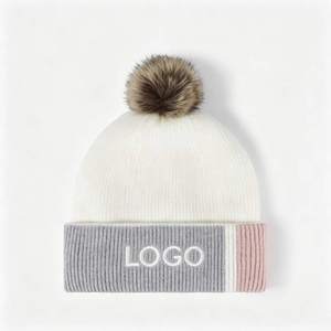 Bonnet en tricot doux et mignon avec pompon, chapeau d'hiver confortable en acrylique, broderie personnalisée, fournisseur en gros de couvre-chefs OEM et marque privée - Product Image 5