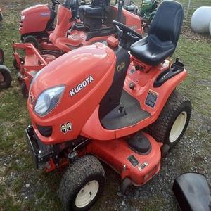 Premium pour tracteur de pelouse GR2020, moteur 139cc, bac à herbe 150L, conçu pour une coupe efficace de l'herbe dans les fermes et les grands jardins - Product Image 1