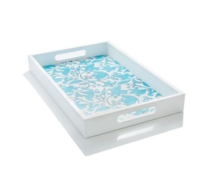 Bandeja Decorativa de Madera con Acabado Artístico Esmaltado que Agrega Belleza a las Mesas de Comedor y Espacios de Estar - Product Image 1