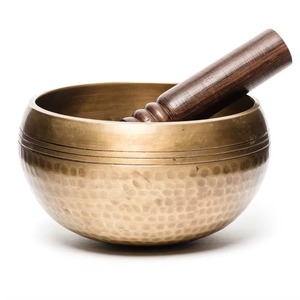 Cuenco Tibetano de Metal Martillado de Estilo Antiguo con Mazo de Madera, Hecho en India para Sanación y Meditación - Product Image 1
